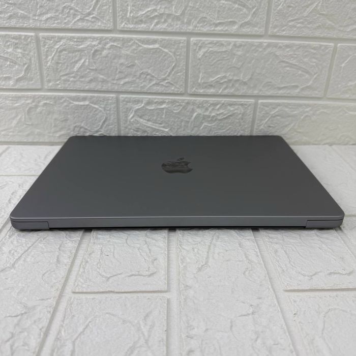 Ноутбук MacBook Pro 14″ M2 Pro (16 ГБ / 512 ГБ), 9,7/10 #