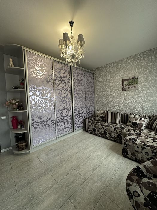 Оренда котеджу в Канадському селищі на 8 сотках