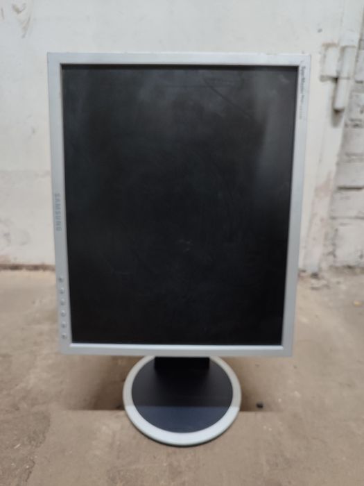 монітори плоскі Samsung LG