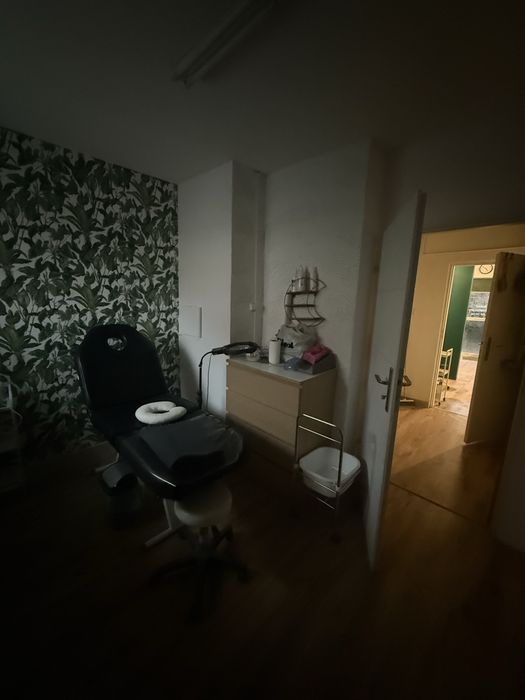 LOKAL POD KOSMETYKĘ. Chojny ul. Tuszyńska 130. Dostosowany