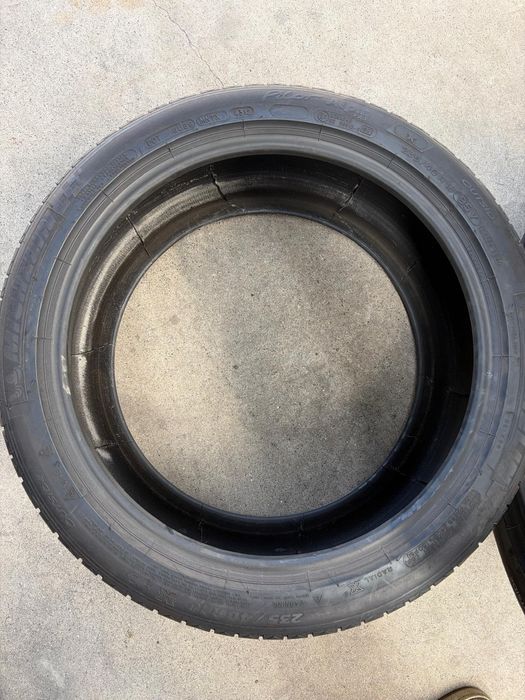 Pneus 235/40/18 Michelin