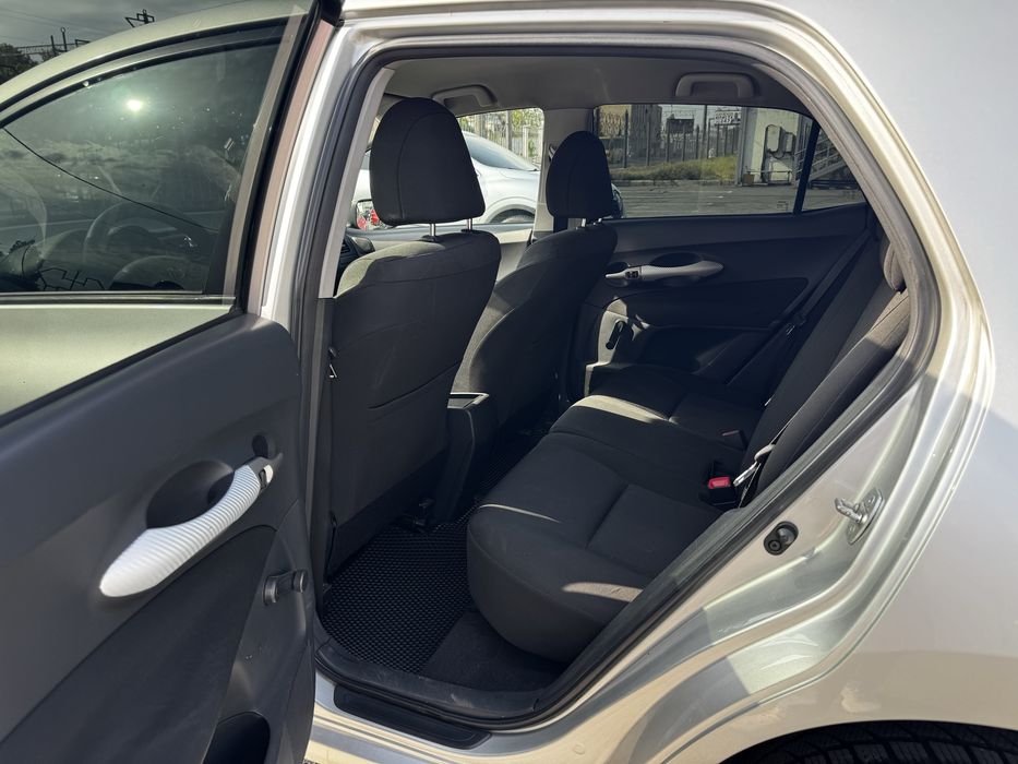Продам своє авто toyota auris 2008 року