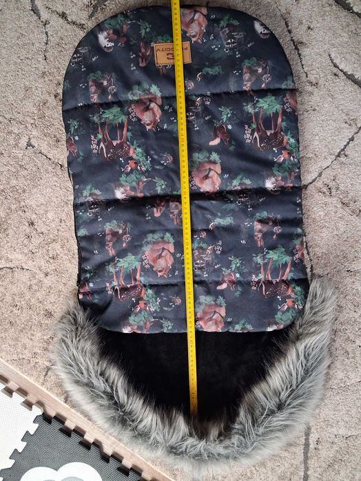 Piękny ocieplacz do spacerówki