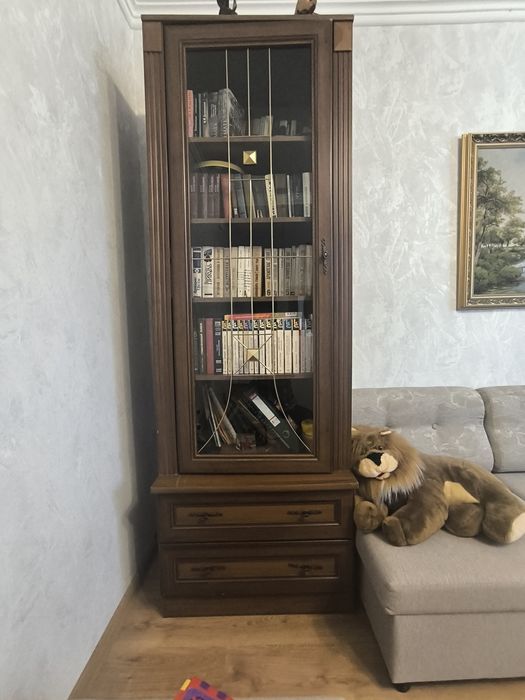 Продам шкаф книжный чи для посуду