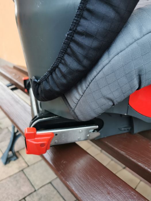 Fotelik samochodowy RENAULT 15-36kg Isofix stan bardzo dobry.