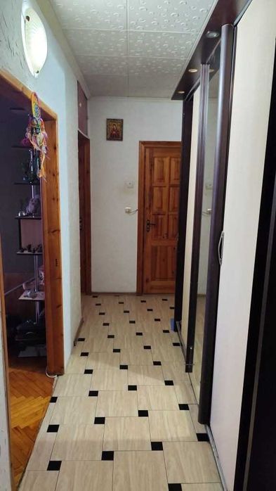 Продам 3-кімнатну квартиру в хорошому житловому стані