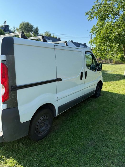 Renault Trafic 2 2.0 dci 2010r -uszkodzony