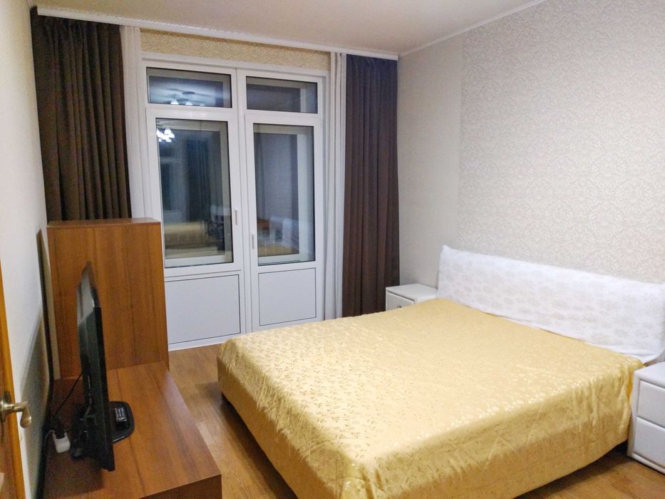 Свою без комиссии сдам 1-ком кв. 2 мин. м. Левада (Гагарина)