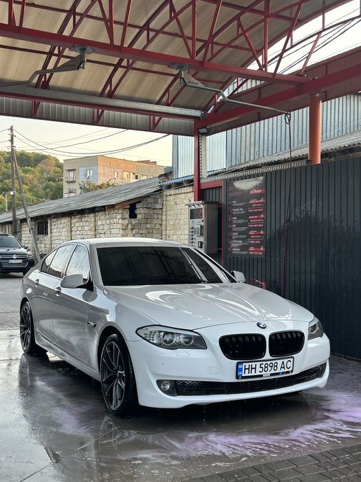Bmw F10 523i ідеальний стан Официальная не Америка
