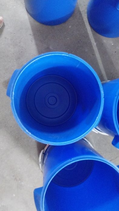 Bidões 25L como novos c/ tampa e aro de metal