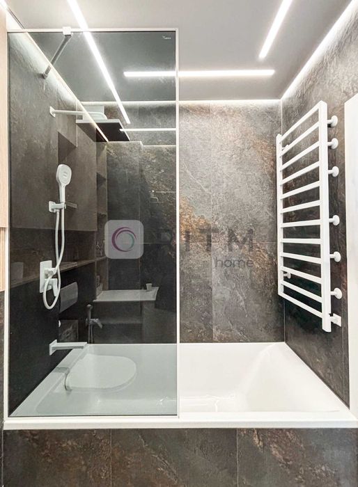 Продаж 2-кімнатної квартири з дизайнерським ремонтом у ЖК Continent Style