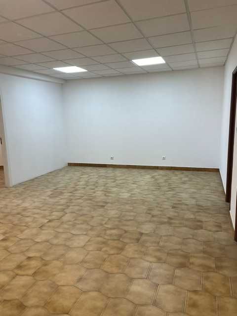 Arrenda-se Escritório no Centro Comercial da Cruz de Pau