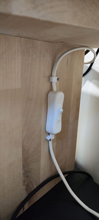 Base elevatória para monitores