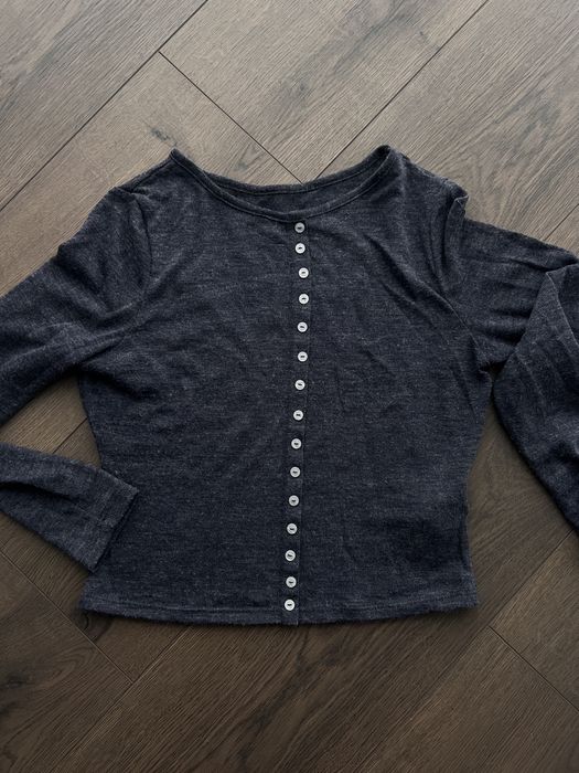 Коротка синя кофта з ґудзиками