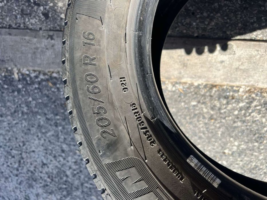 205/60/16 Michelin 2 pneus