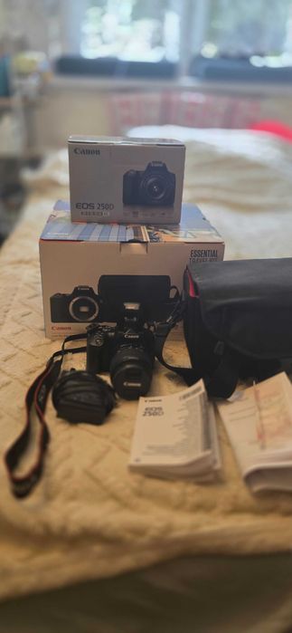 CANON EOS 250D BK EF-S 18-55 + SB130 EU 26