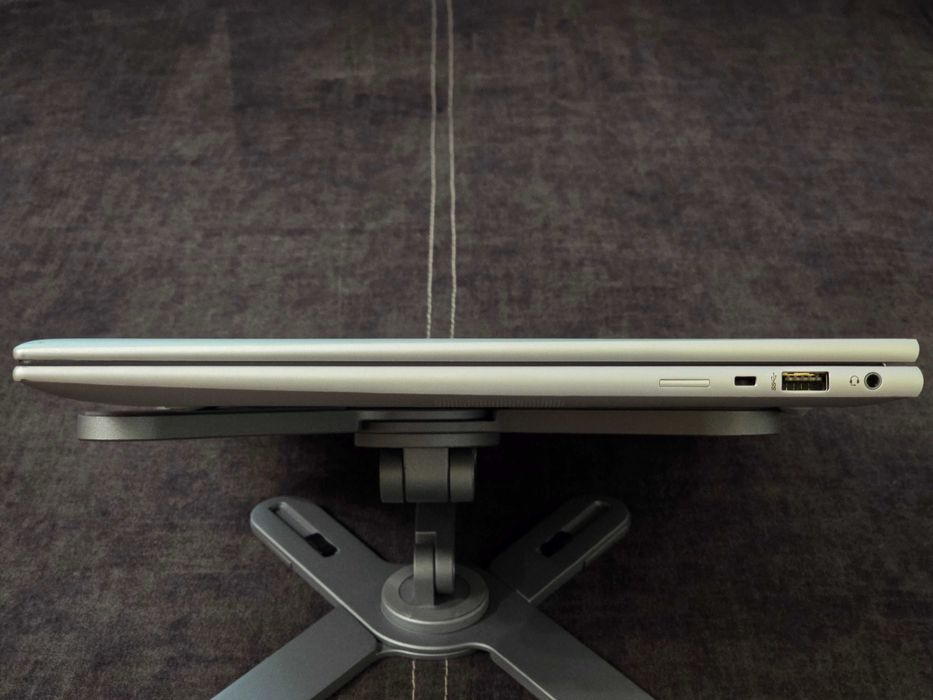 HP EliteBook 860 G10 (16" FHD+ 100% sRGB/ i7-1365U/ 16 DDR5/ 512 NVMe)