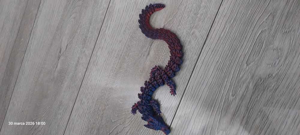 Dragon duży smok mieniący kolorami Kamil