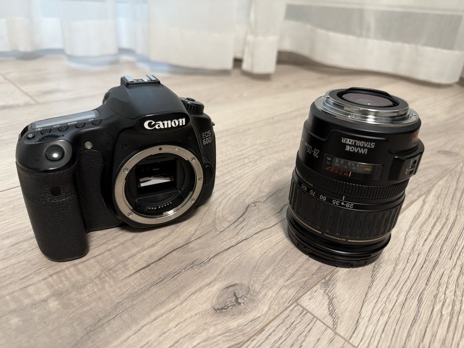 Canon Eos 60D + обєктив 28-135 mm