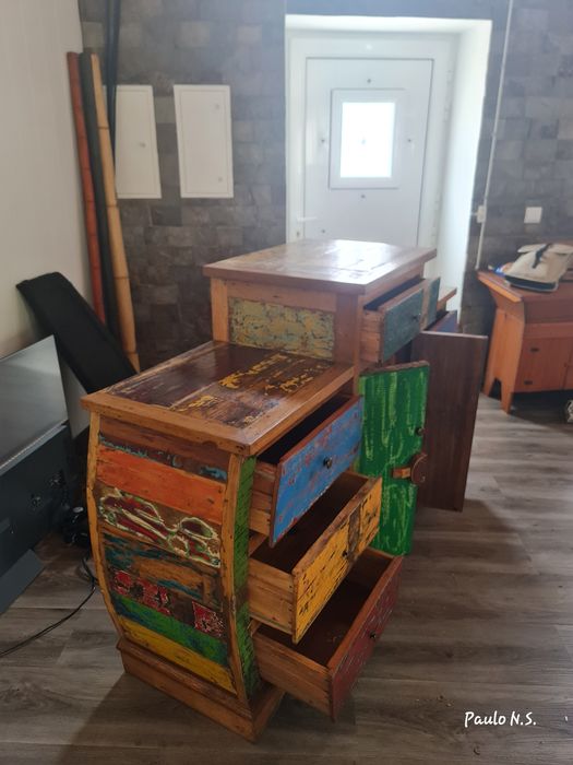 Móvel de sala muito destinto