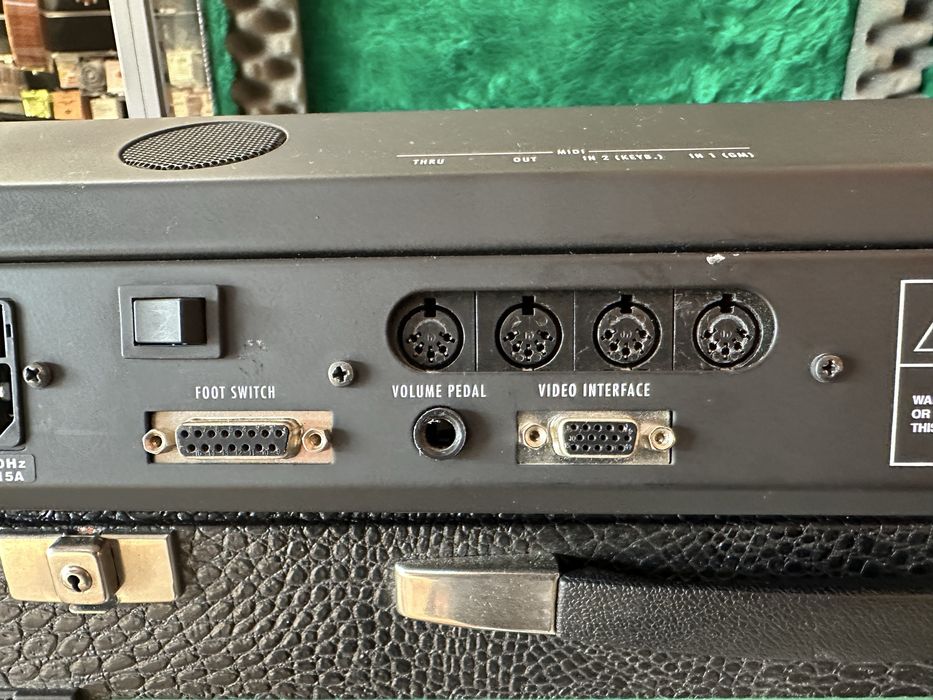 Caixa de ritmos Solton MS40 com estojo