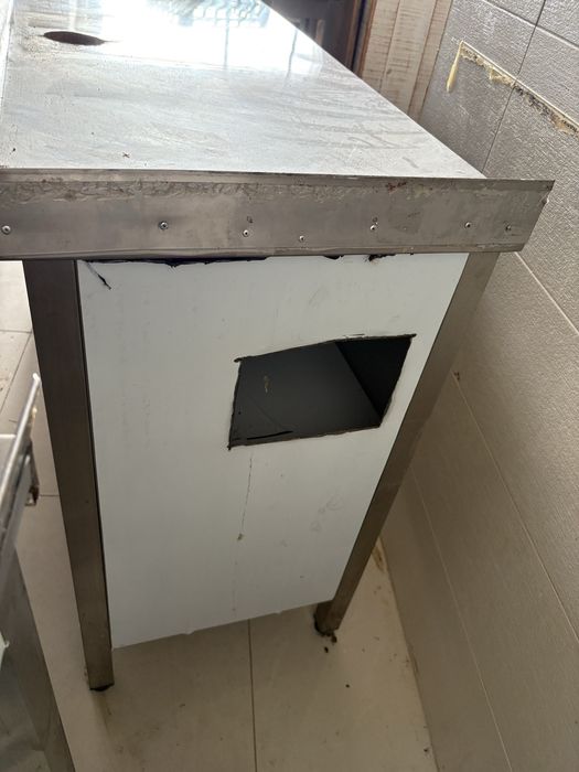 Bancada com portas em Inox