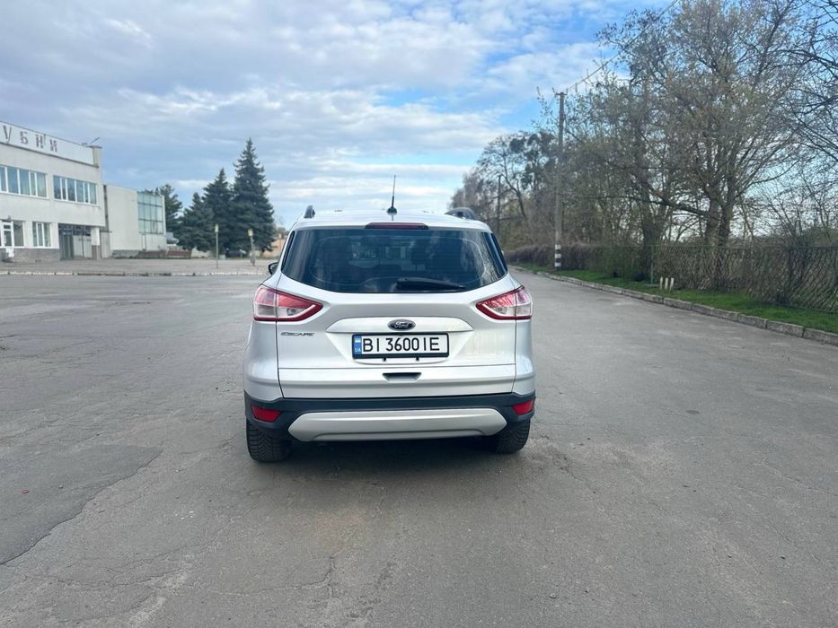 Авто Ford Escape 2016