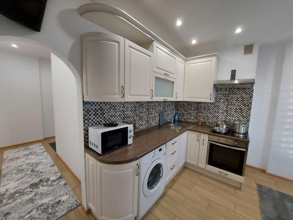 1 кімнатна квартира. Погодинно. Подобово. ТРЦ " ЧАЙКА "