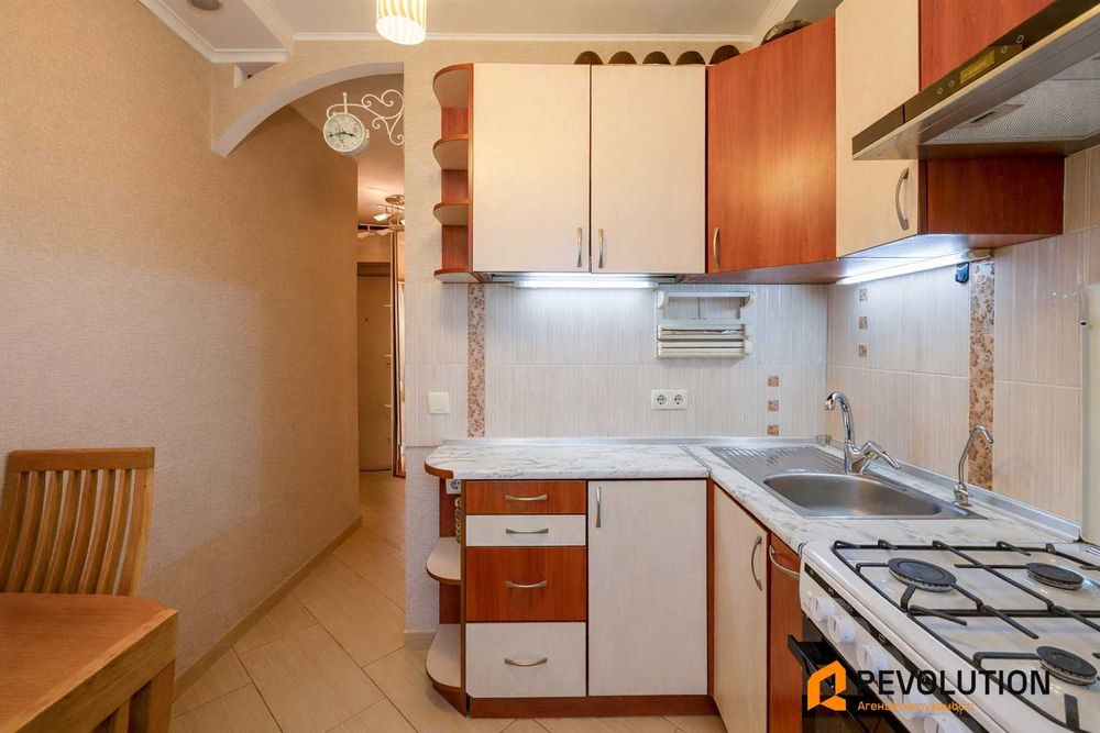 Без% Р.Шухевича 26в 2к з ремонтом, чудовий стан !