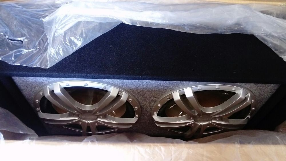 Subwoofers 12" 1200W 500RMS novos com caixa