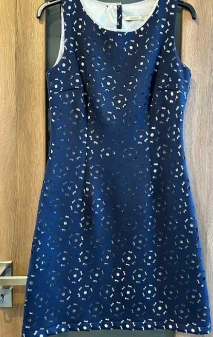 Ażurowa Sukienka wizytowa na podszewce Monnari