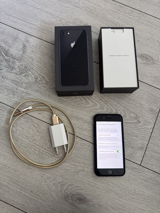 Iphone 8 64G Ładowarka