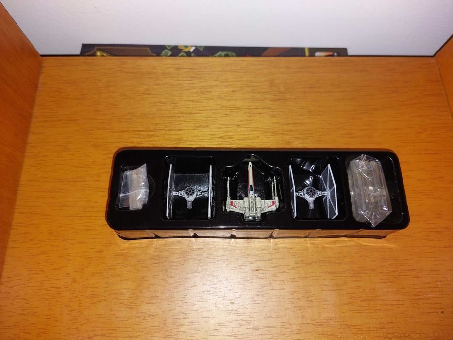 Star Wars X-Wing Miniatures Game (Board Game Jogo de Tabuleiro)