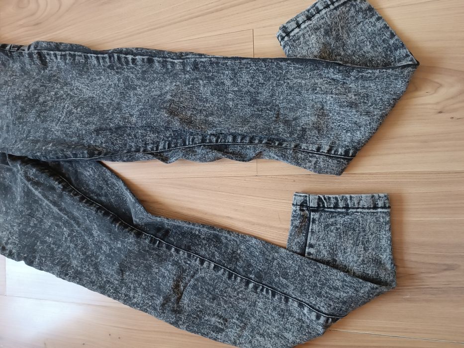 Czarne spodnie jeans