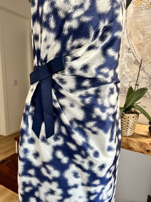 Vestido Azul e Branco