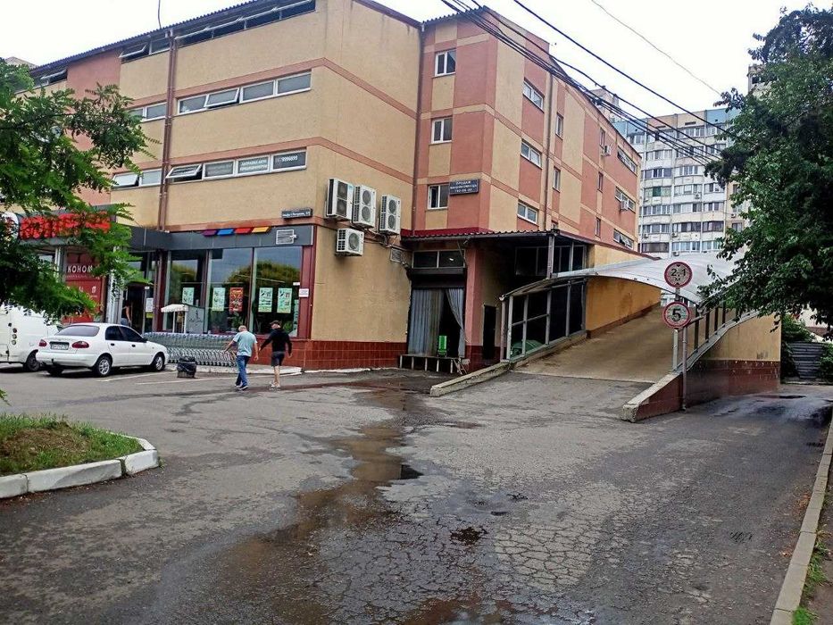 здам паркомісце (Ільфа та Петрова 51)
