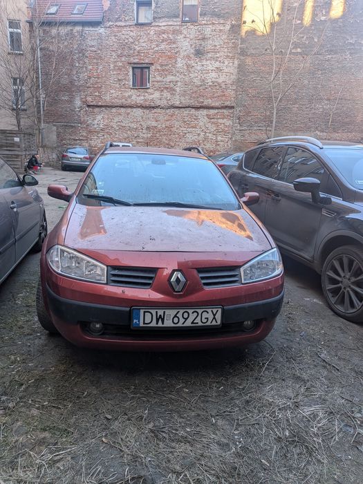 Renault Megane -uszkodzony, OC ważny do Grudnia 2026