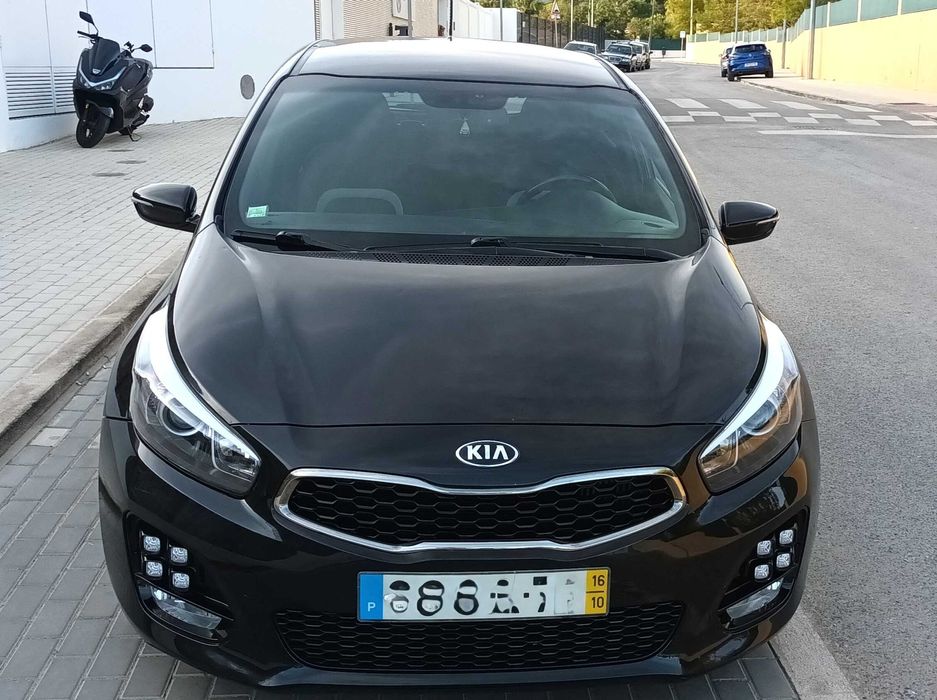 Kia Ceed GT LIne 1.0 T gasolina 2016 excelente estado. Só 93080 Km.