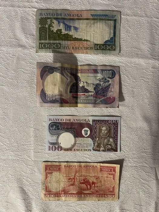 Notas escudo angolano
