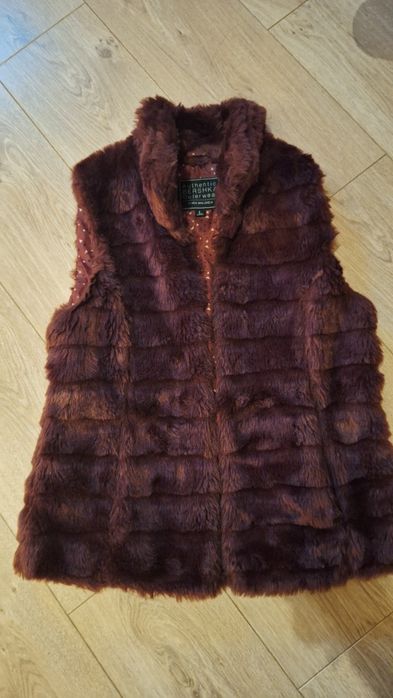 Kamizelka futerkowa, futerko Bershka