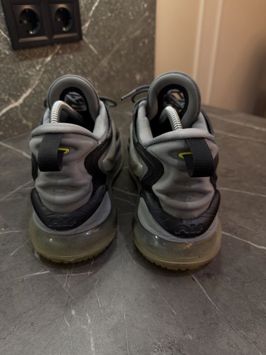 Оригінальні Nike Air Max 720 Zephyr Розмір 41 2090