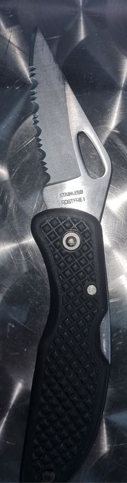 Faca Endura Clipit praticamente nova.