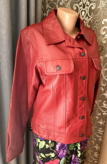 Стильна шкіряна куртка піджак