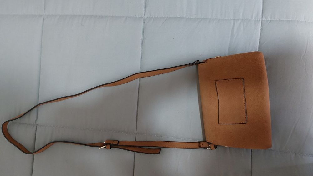 Carteira castanha pequena Parfois