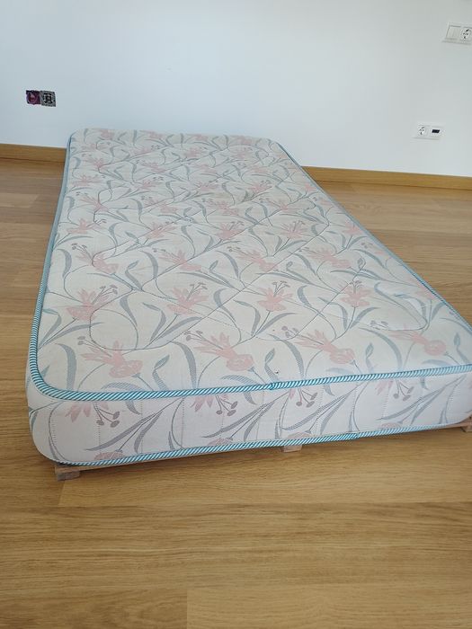 Mobília de solteiro com cama 185x100