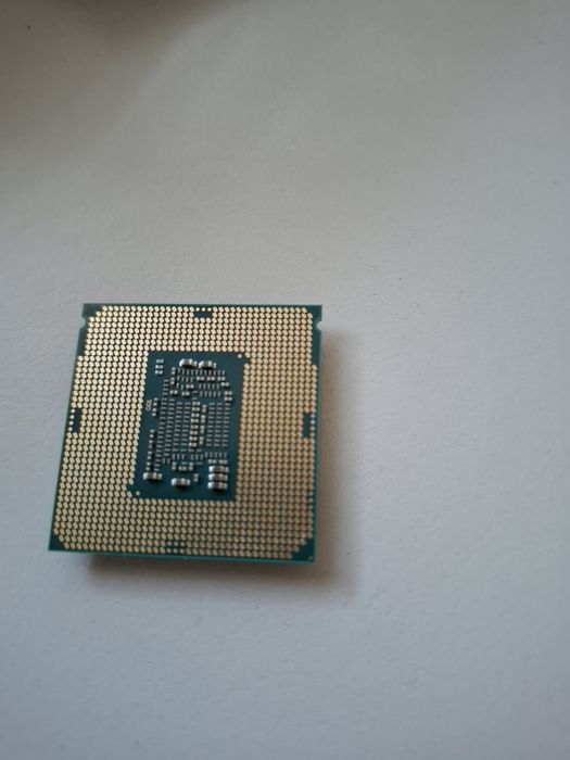 Procesor Intel i3 8100