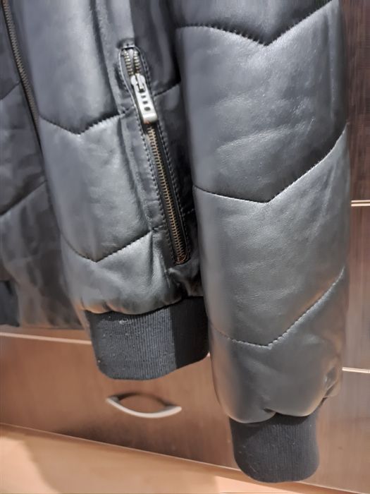 Зимова шкіряна куртка