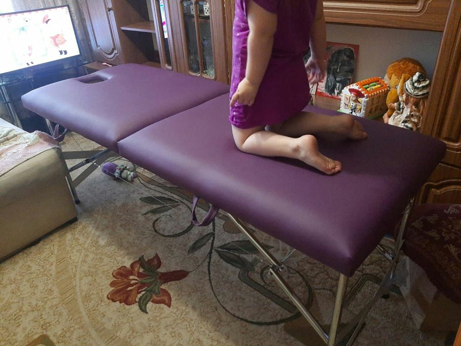 Производство...Косметологическая кушетка,стол массажный стіл, акция