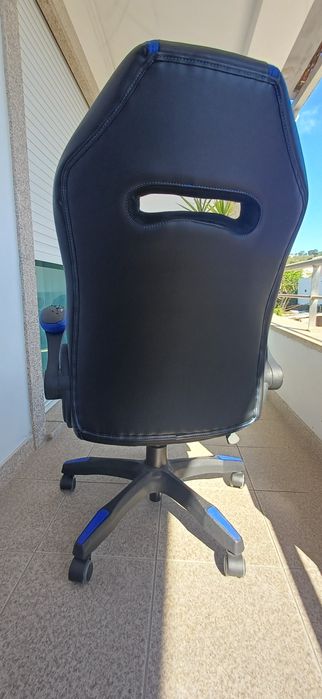 Cadeira Gaming Preta/Azul – Funcional