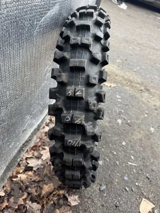 Кроссова покришка R19